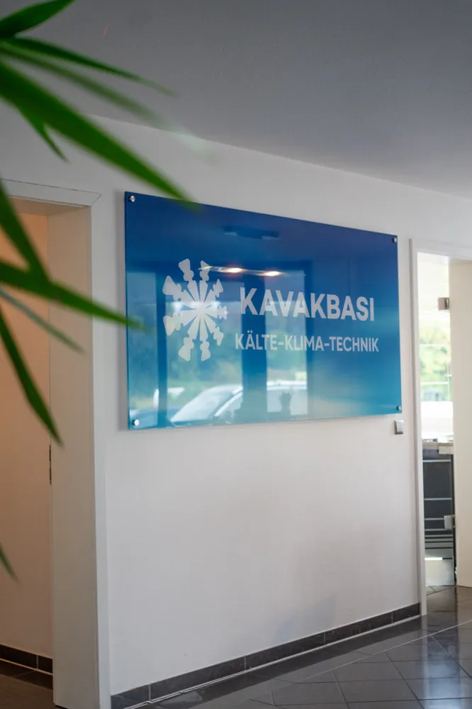 Firmenschild von Kavakbasi im Eingang